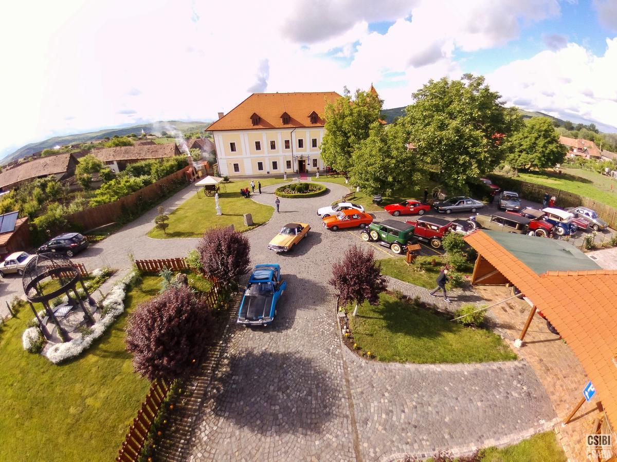 Castel Haller Ogra Exterior photo