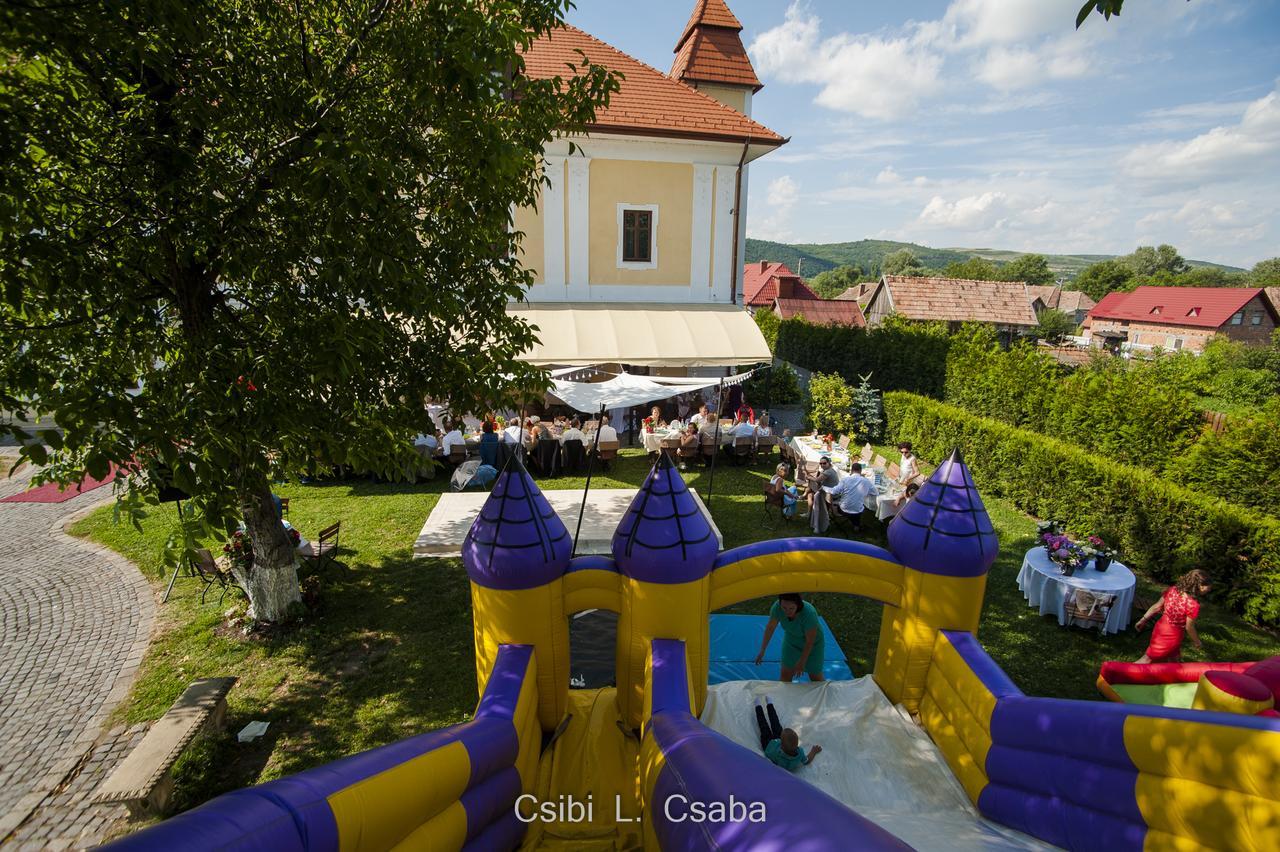 Castel Haller Ogra Exterior photo